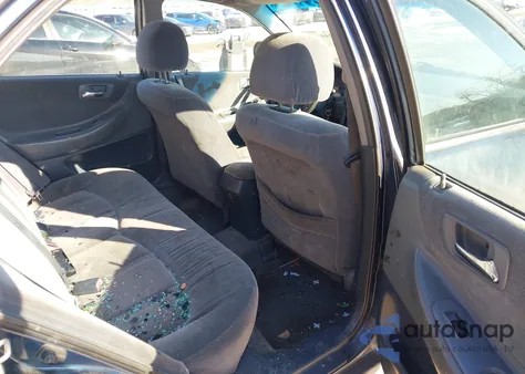 2000 Honda Accord 2.3 Lx z USA, uszkodzony, nr VIN 1HGCG6657YA009963